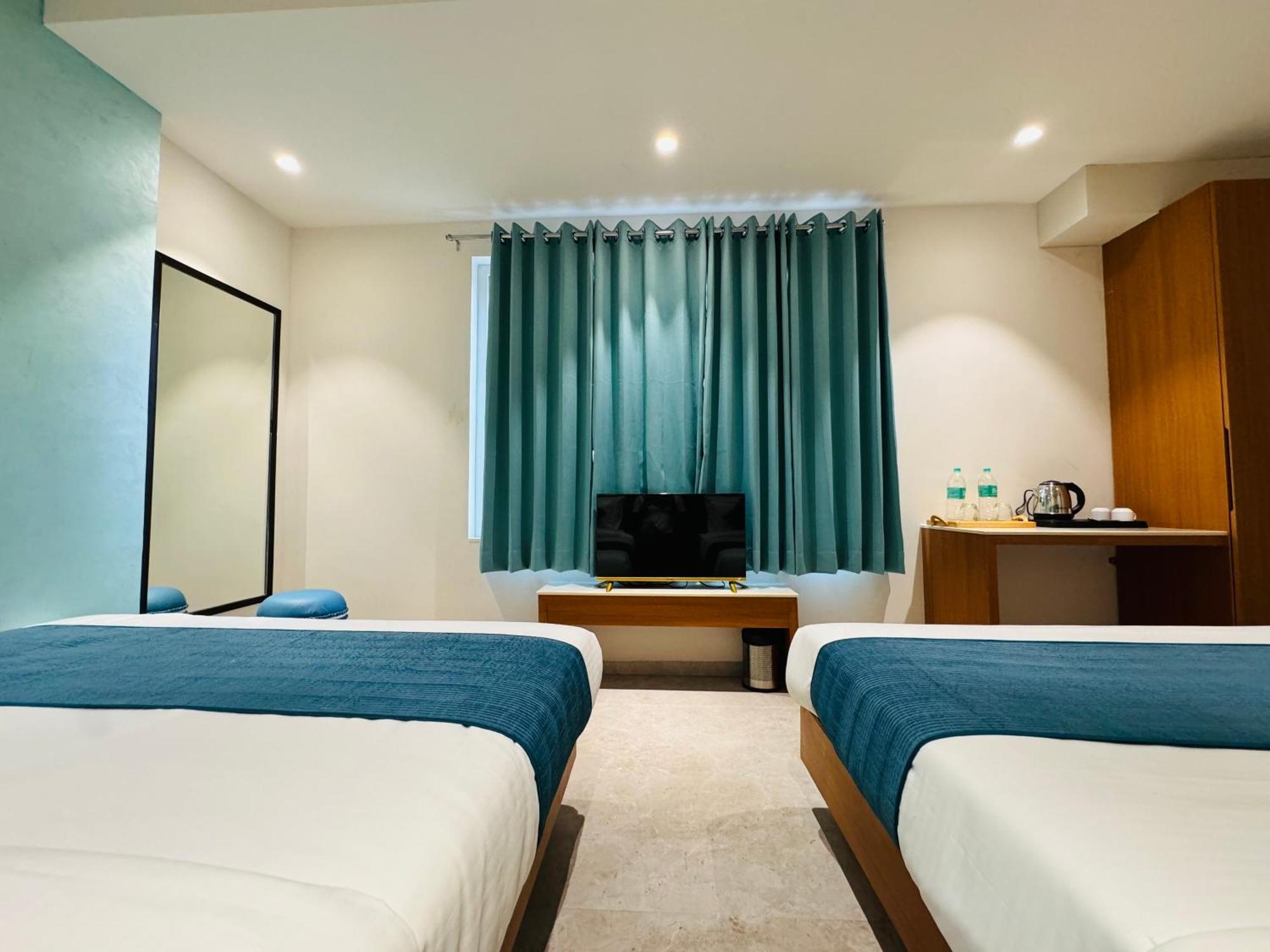 Hotel Rudhav Palace Ujjain Zewnętrze zdjęcie