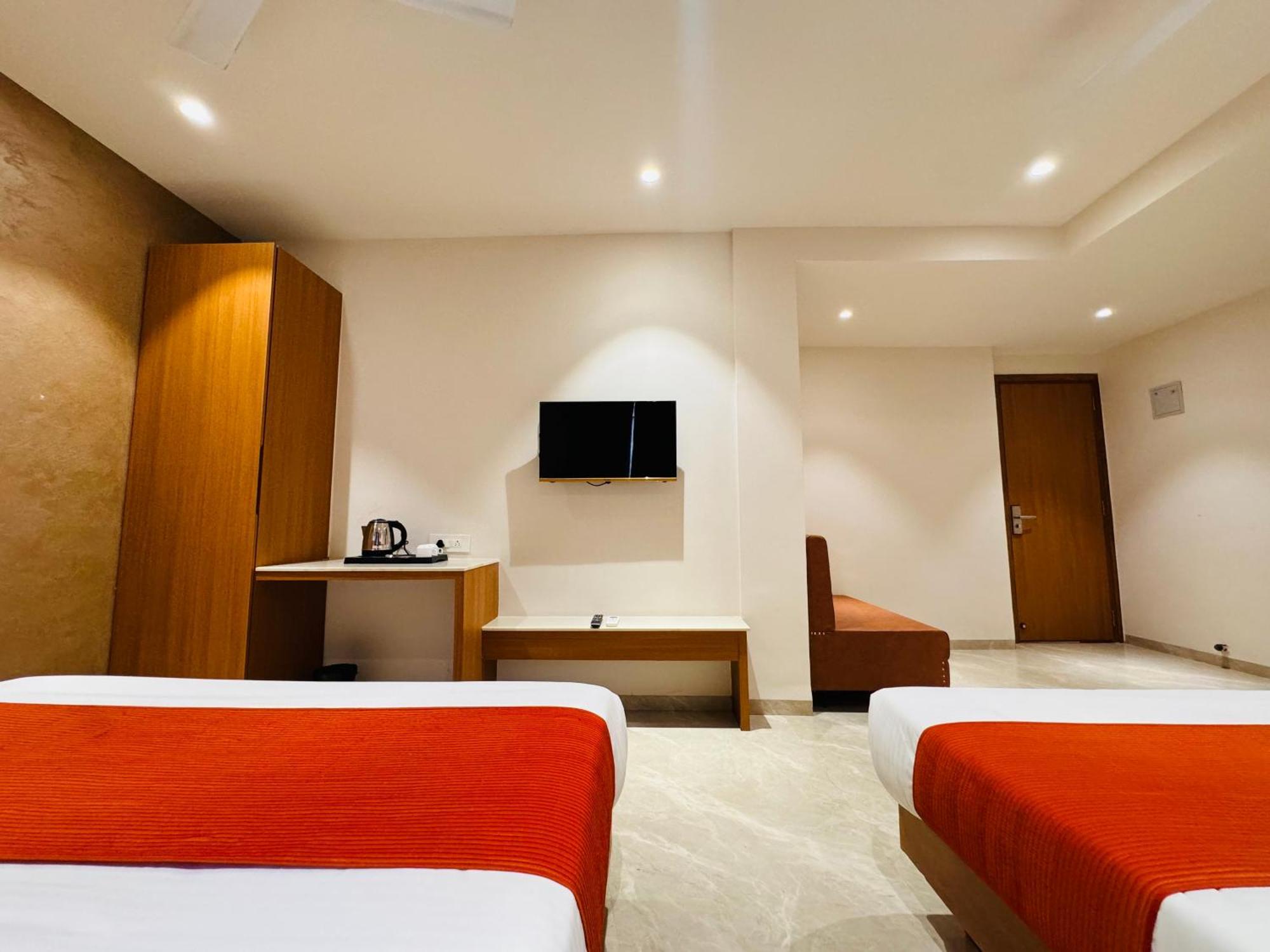 Hotel Rudhav Palace Ujjain Zewnętrze zdjęcie