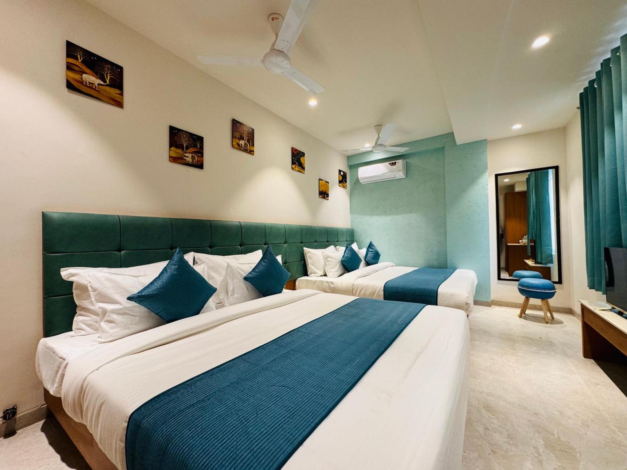 Hotel Rudhav Palace Ujjain Zewnętrze zdjęcie